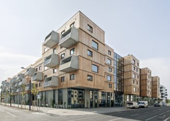 Holz-Hybrid-Wohnbau auf dem Baufeld D12, Seestadt Aspern von Berger + Parkkinen und querkraft Architekten Foto: Hertha Hurnaus