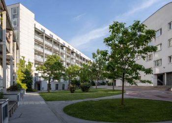 Eines der europaweit größten Beispiele frauengerechten Wohnens: Die Frauen-Werk-Stadt in Wien (1995-97), Architektur: Elsa Prochazka und Gisela Podreka Foto: DieterHenkel